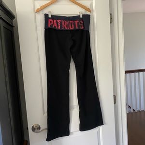 NWOT VS Pink-NE Patriots Yoga Leggings (flare)sz S
